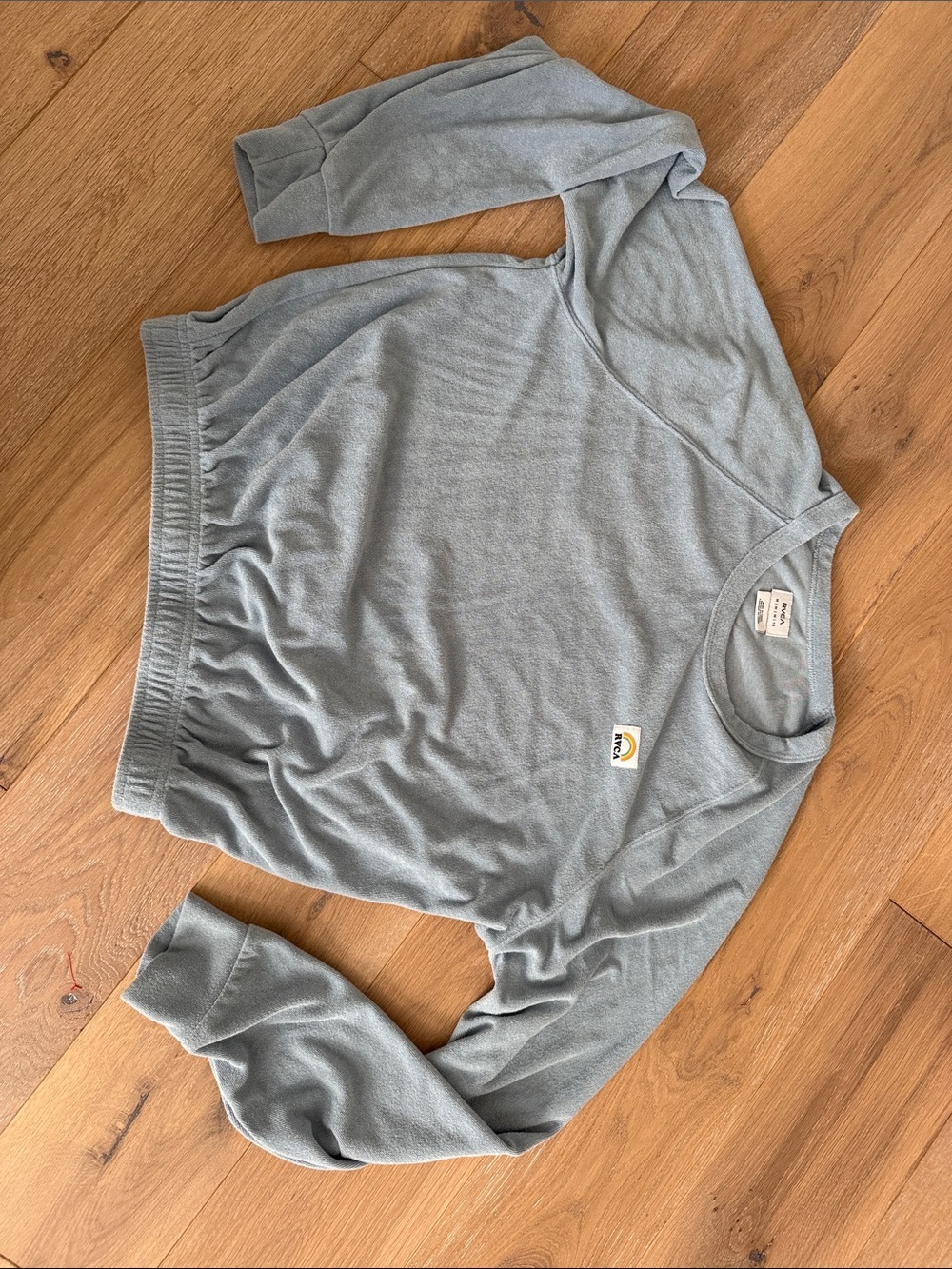 RVCA Light Blue Cozy terrycloth Sweatshirt with Small Logo Patch 
Elastic bottom